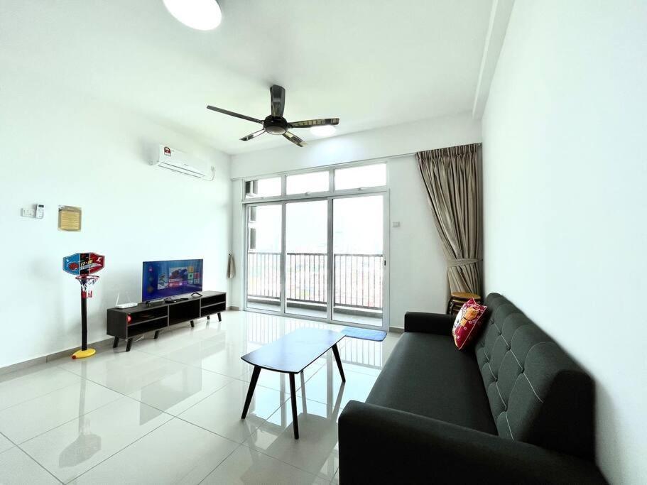 Urban Home-Swimming Pool-City Center Malacca Eksteriør bilde