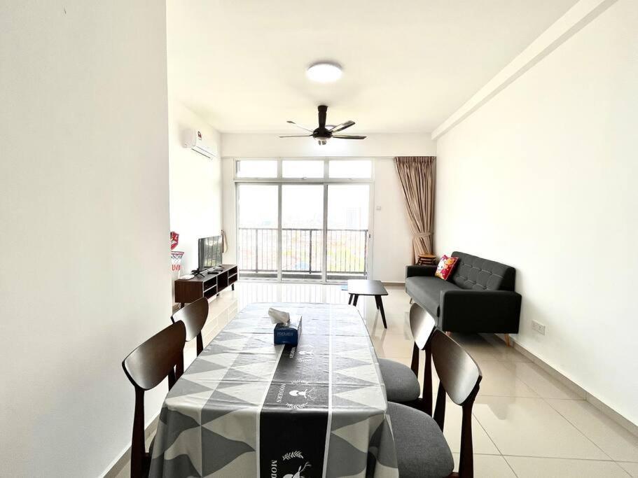 Urban Home-Swimming Pool-City Center Malacca Eksteriør bilde