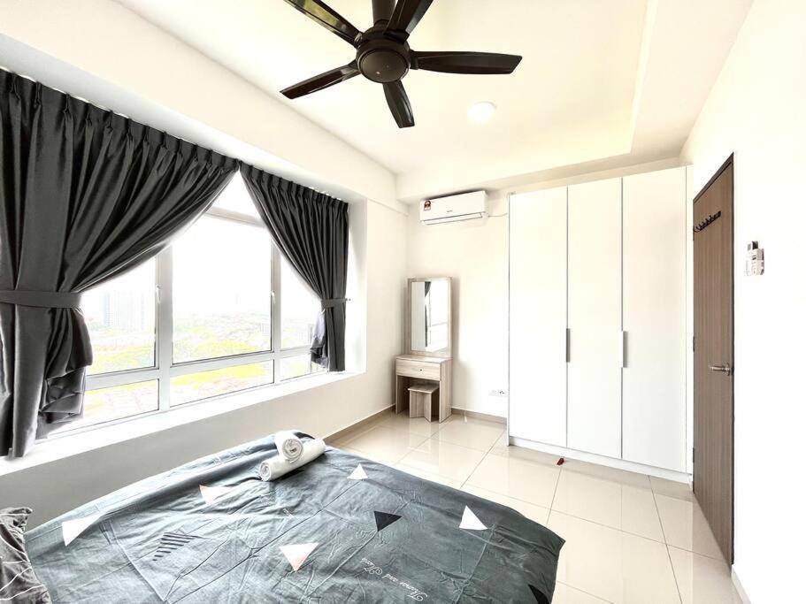 Urban Home-Swimming Pool-City Center Malacca Eksteriør bilde