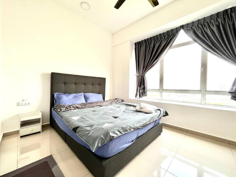 Urban Home-Swimming Pool-City Center Malacca Eksteriør bilde
