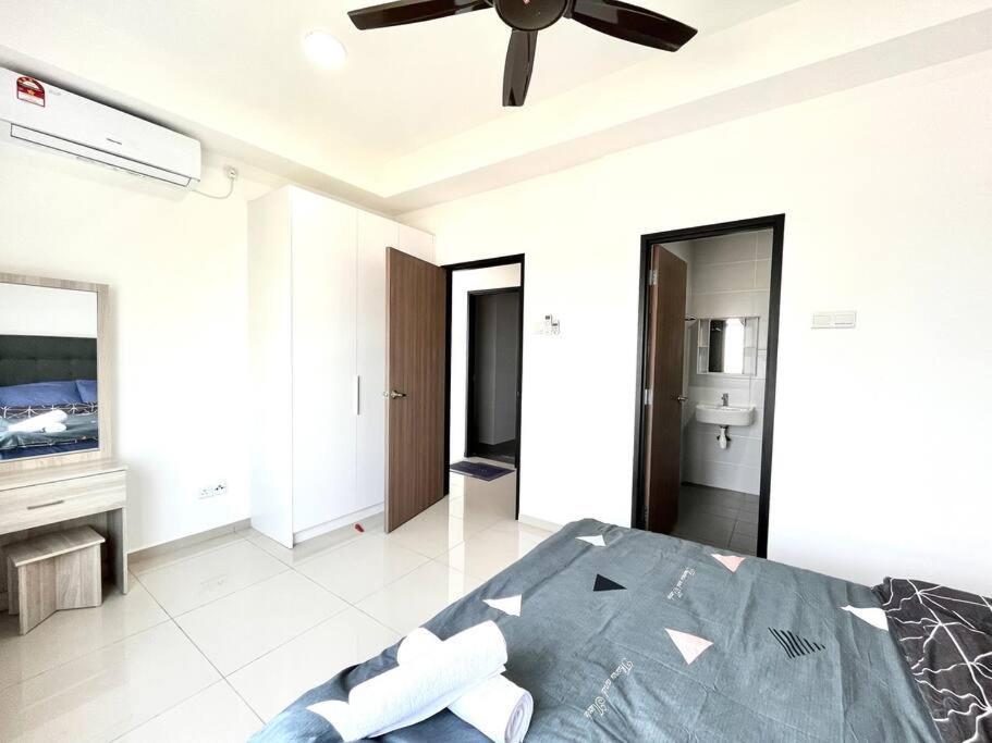 Urban Home-Swimming Pool-City Center Malacca Eksteriør bilde