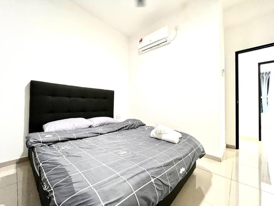 Urban Home-Swimming Pool-City Center Malacca Eksteriør bilde